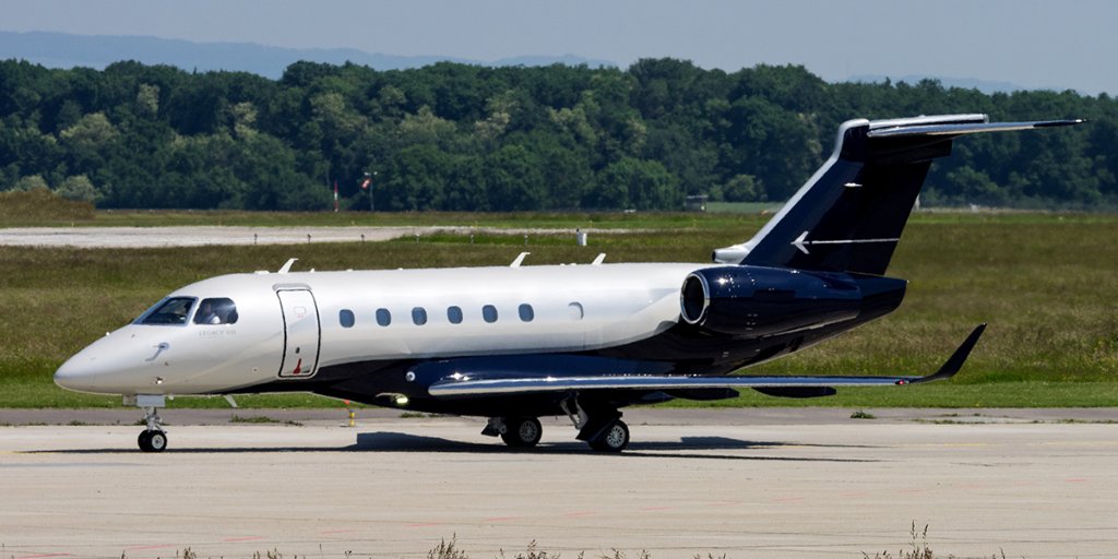 Embraer Legacy 500 midsize jet